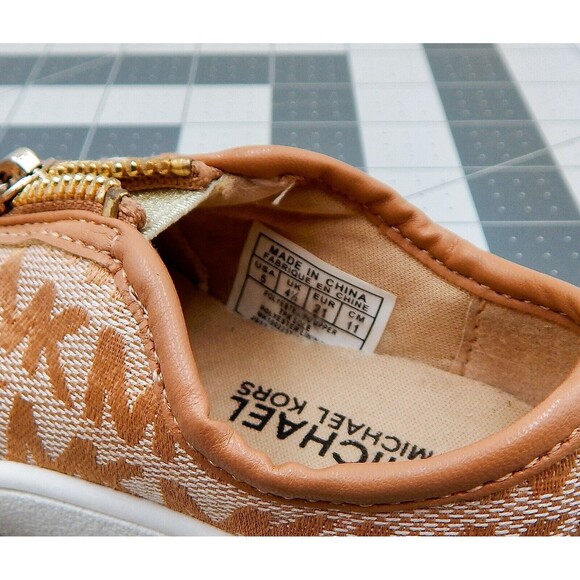 Michael Kors Logo Slip-On Tan Girls Sz 5 Toddler Loafer Zip Shoes Monogram Arrow - Picture 10 of 10
